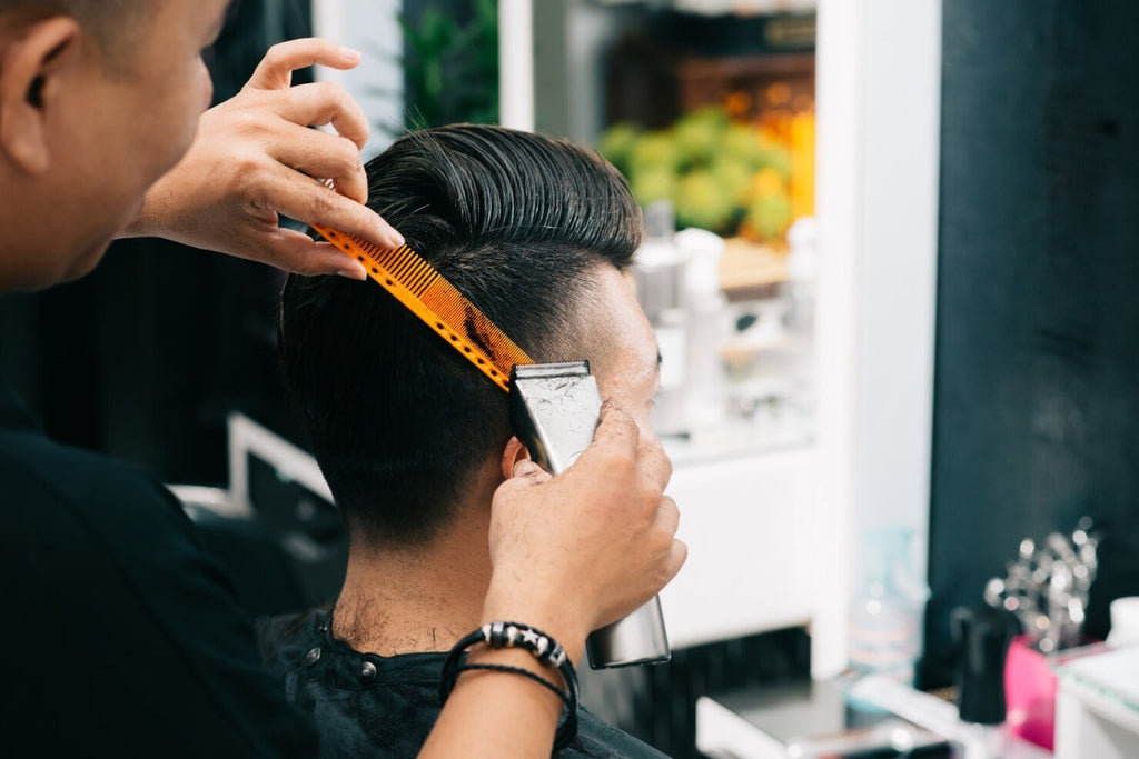 10 Model Rambut Pendek Pria, Sesuai Bentuk Muka dan Tipe Rambut