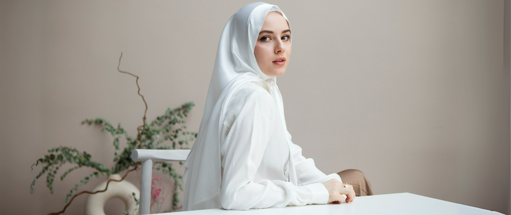 Gaya Simpel Tapi Anggun: Paduan Outfit Clean Girl Look Hijab yang Wajib Dicoba
