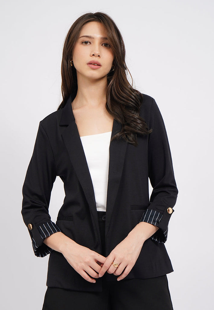 Straight Cut Long Sleeve Blazer